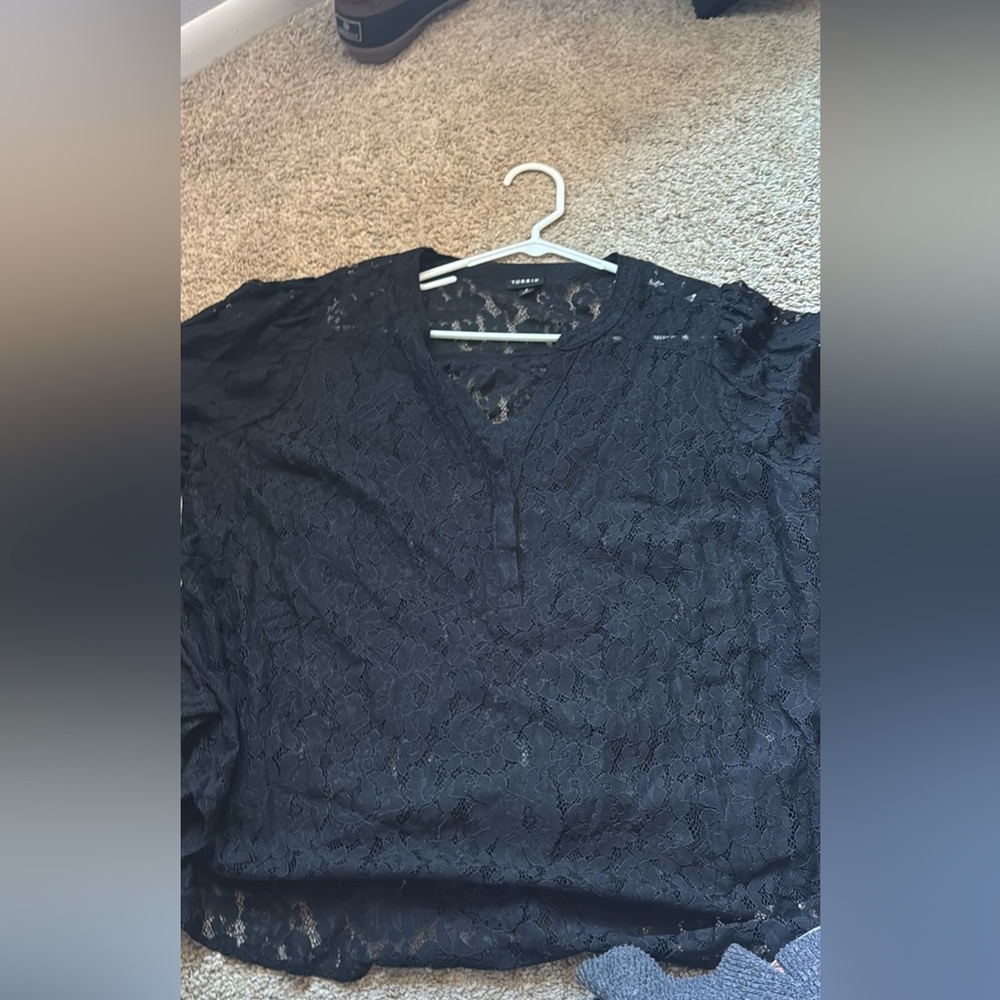 Torrid lace shirt size 2